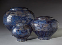 Load image into Gallery viewer, Peony Blue Oak Wood Adult Funeral Cremation Urn, 220 Cubic Inches