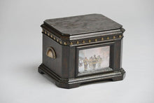 Load image into Gallery viewer, Large/Adult 200 Cubic Inch Freedom Memory Box Funeral Cremation Urn for Ashes
