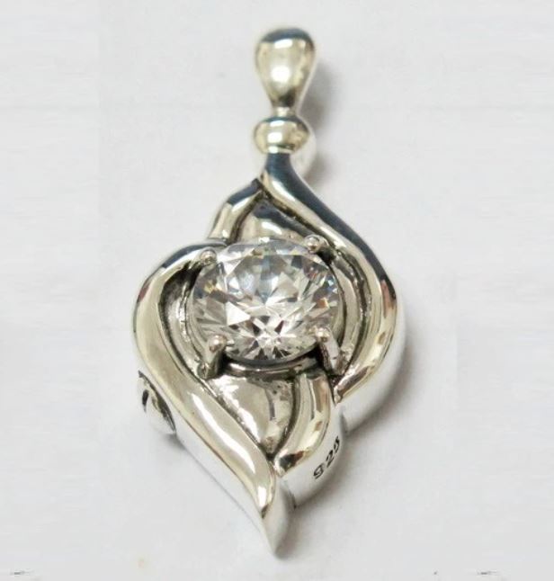 Diamond Urn Necklace 2024 | towncentervb.com